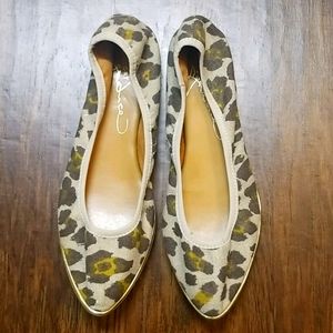 Leopard pointed toe flats